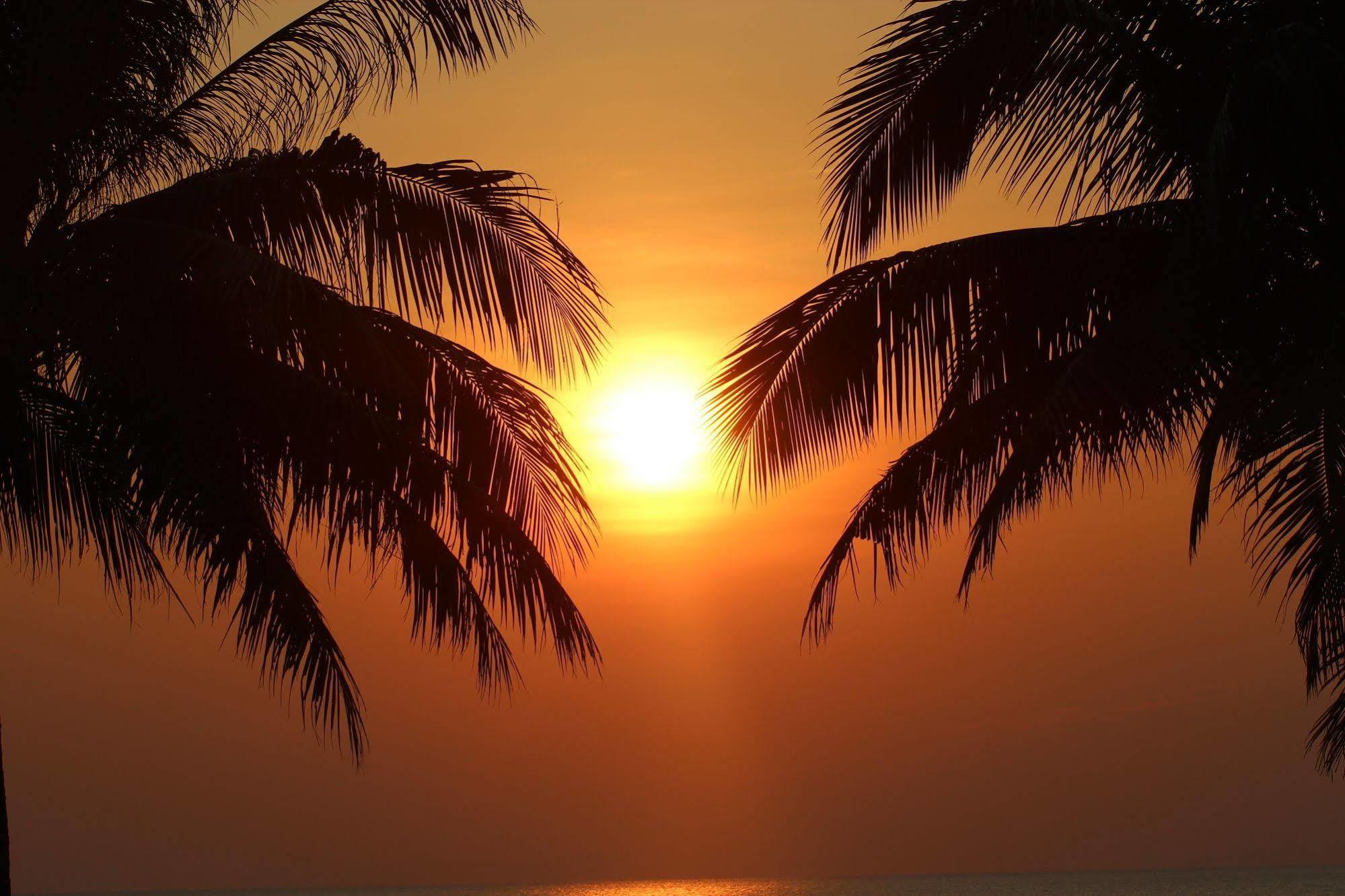 Sibaja Palms Sunset Beach Luxury Apartments Taling Ngam  Exterior photo
