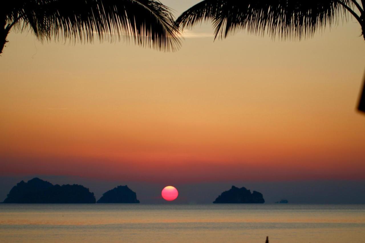 Sibaja Palms Sunset Beach Luxury Apartments Taling Ngam  Exterior photo